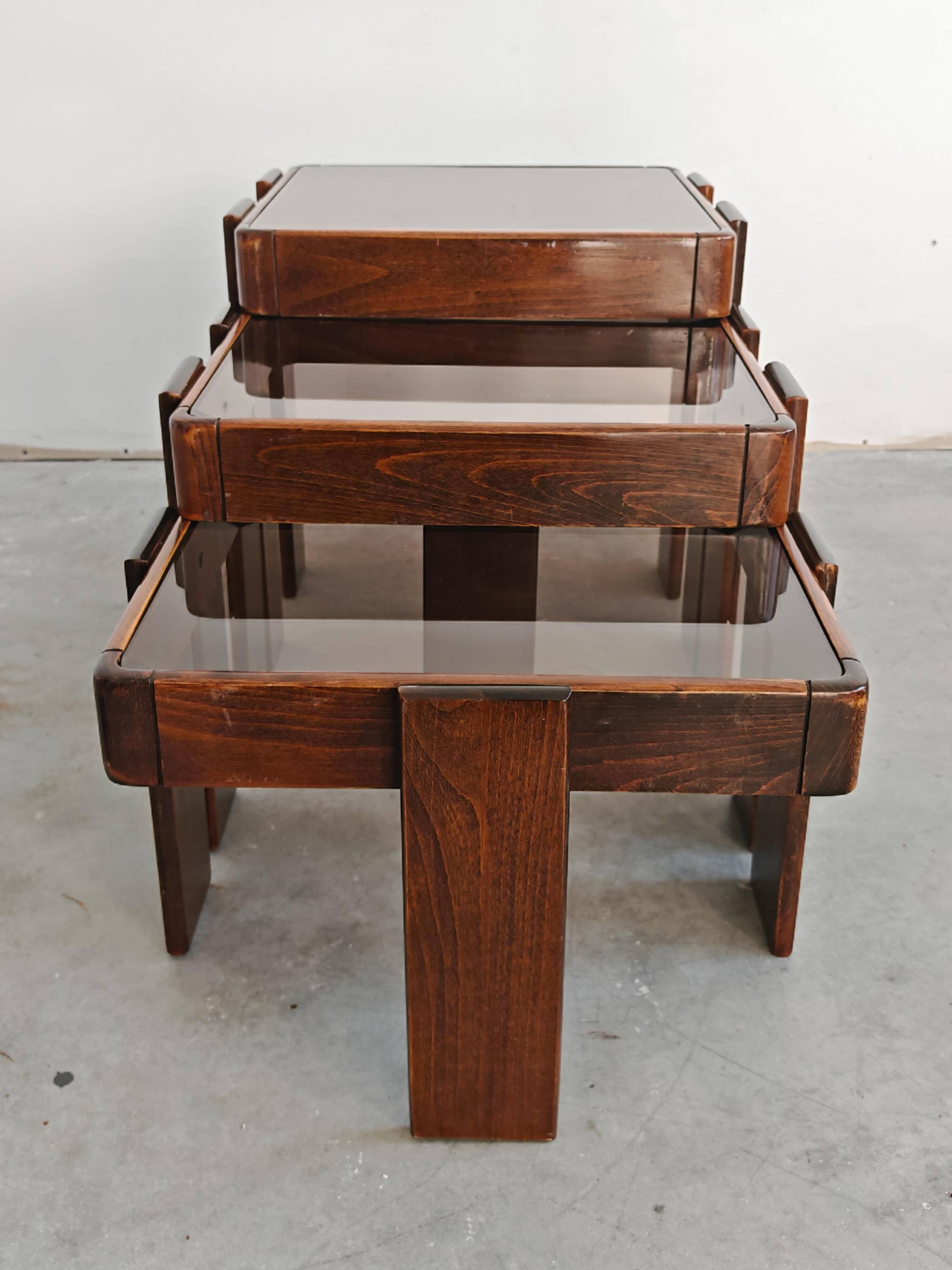 Tables gigognes mid-century par Gianfranco Frattini, Yougoslavie années 1960
