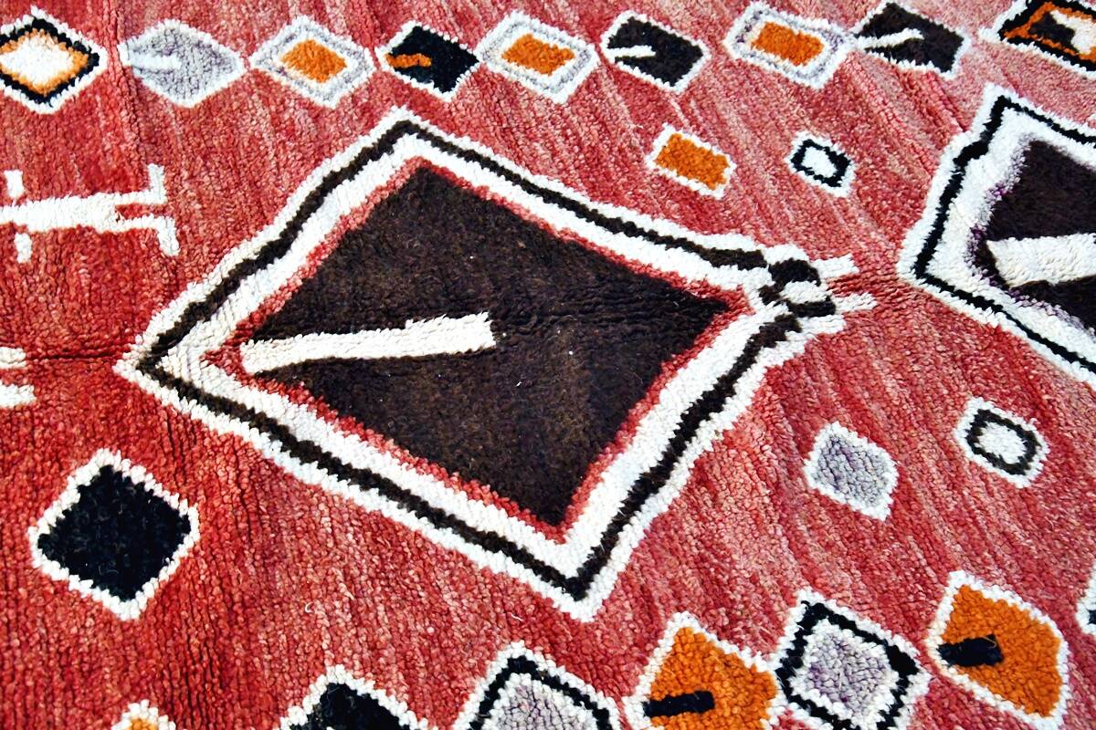 Moroccan Berber rug Boujaad 205 x 130 cm red