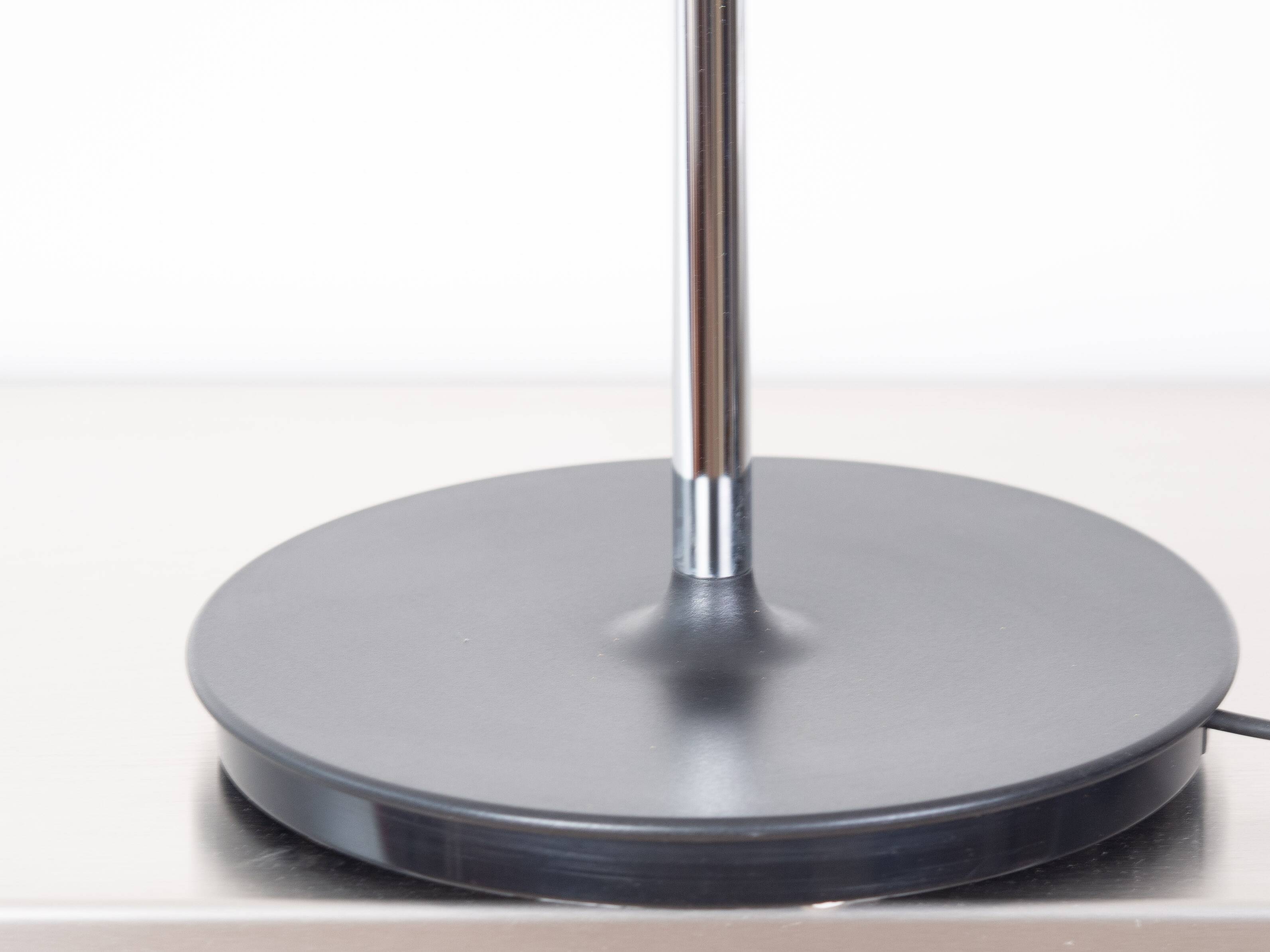 Lampe de table vintage PH 80 danoise par Poul Henningsen, Louis Poulsen, 1974