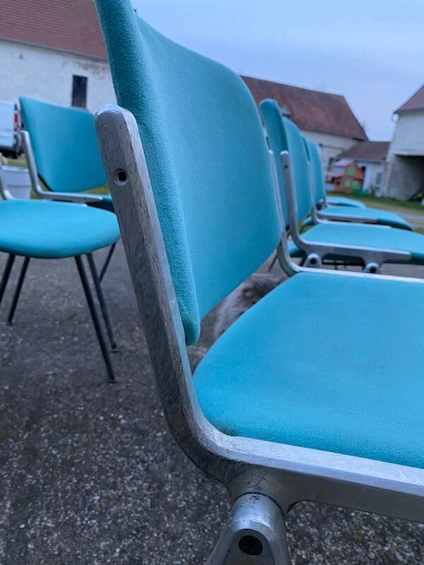 7 chaises DSC 1965 par Giancarlo Piretti éditées par Castelli, Italie