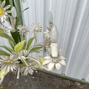 Large antique painted tin chandelier - Floral decoration with daisies and foliage.