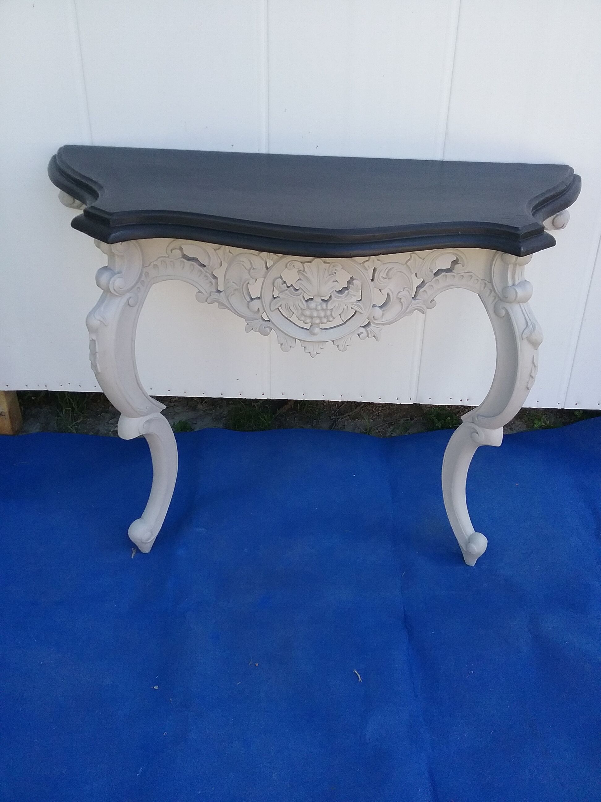 Grey console