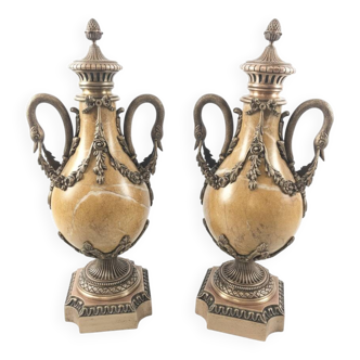Pair of 19th Century Napoléon III Cassolettes in marble and bronze.