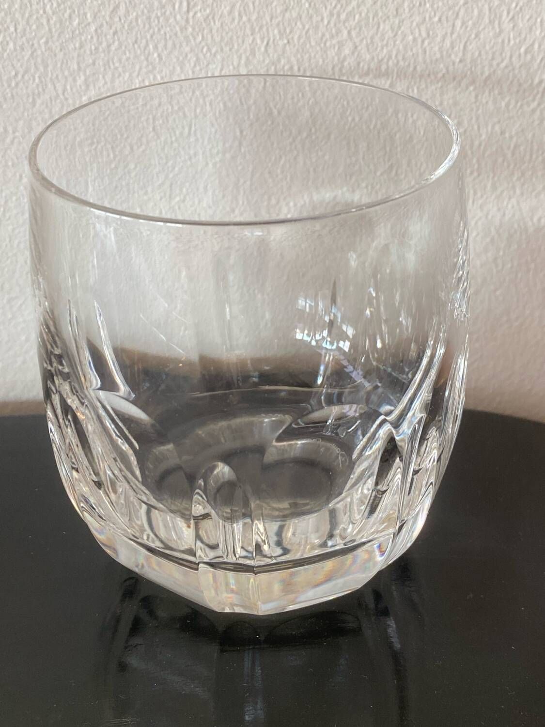 Daum France crystal glass in excellent condition
