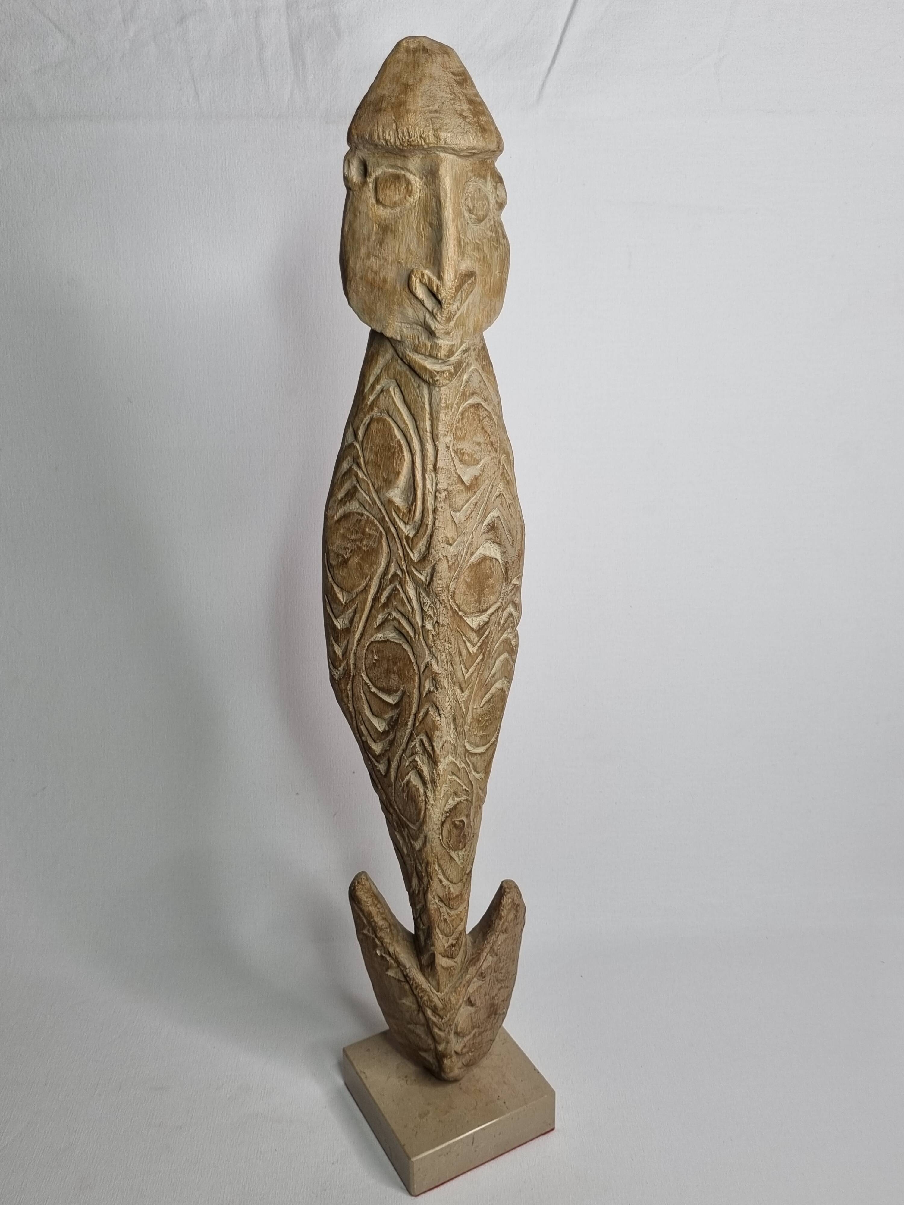Large Sepik hook, known as Oceanian arrow, 61 cm