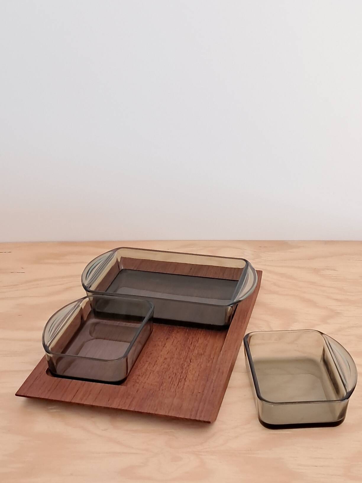 Service apéritif en teck et verre fumé – design scandinave années 60