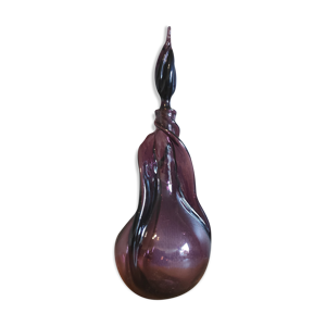 carafe violette en verre