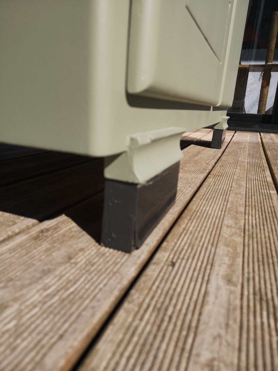 Renovated compact Mado buffet