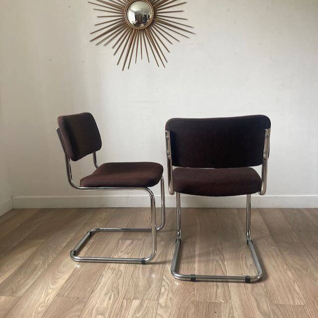 Cantilever chairs