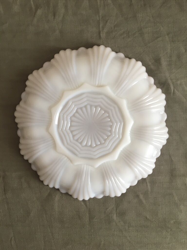 Oyster or egg plate, Anchor Hocking, 1960s USA