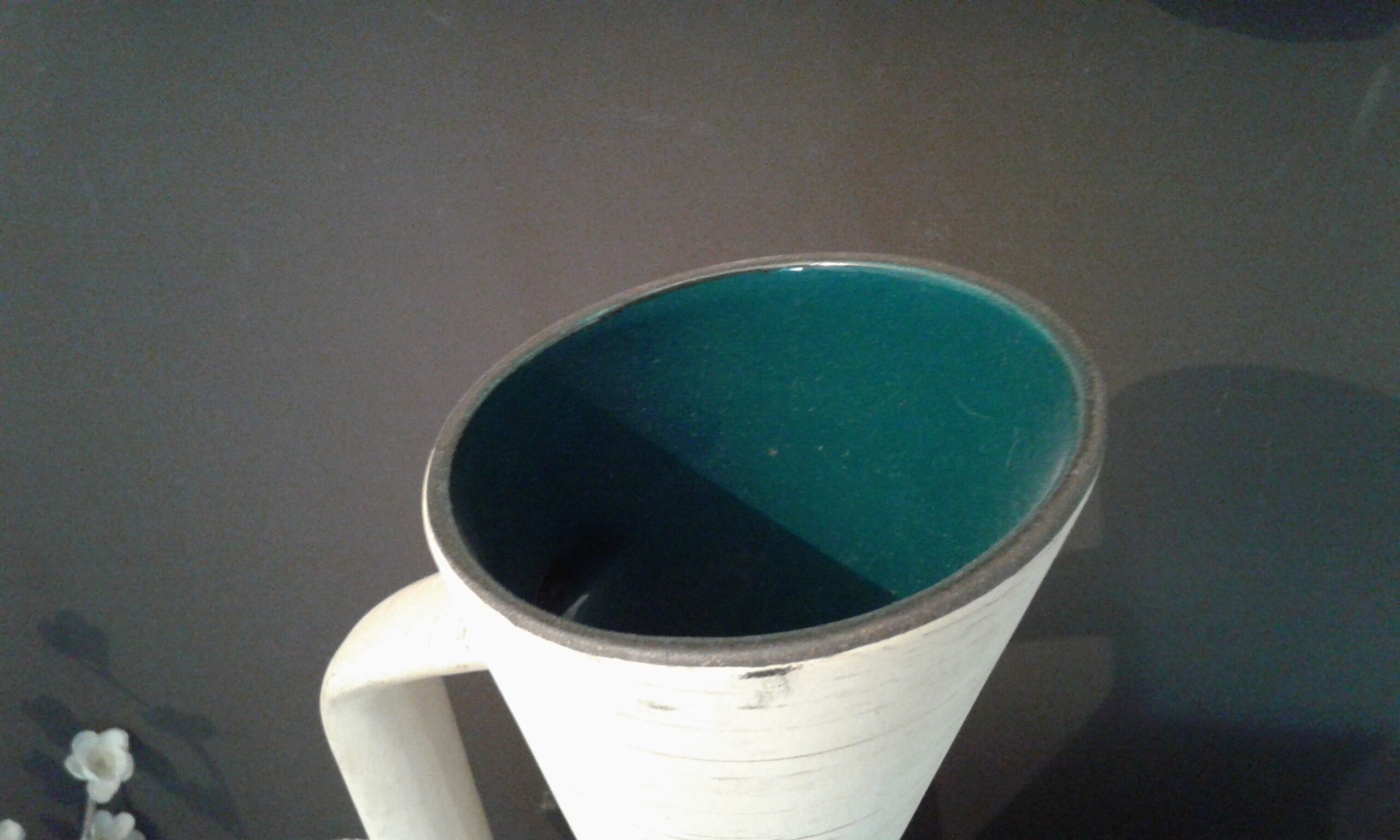 Enamelled ceramic pourer, duck blue décor