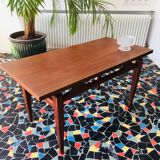 Table basse en teck par Louis Van Teeffelen