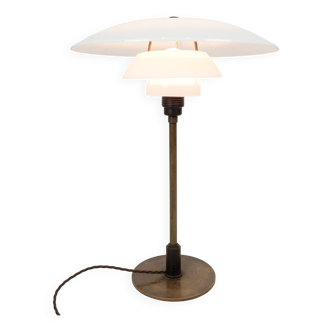 Lampe de table PH 4/2½ en verre opale blanc et laiton bruni par Poul Henningsen des années 1930