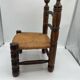 Chaise basse brutalisme bois et paille