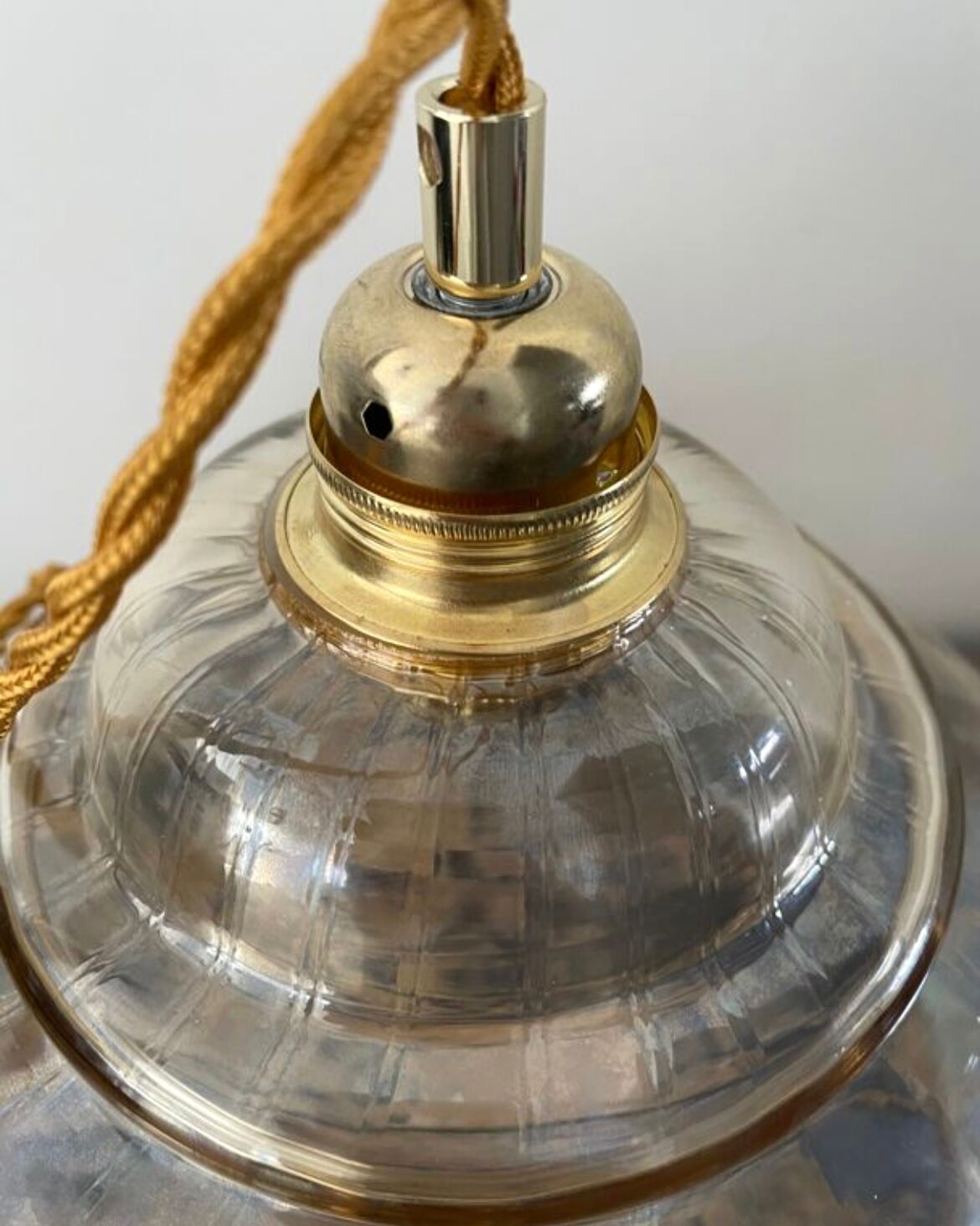 Vintage pendant lamp in electrified golden glass to nine