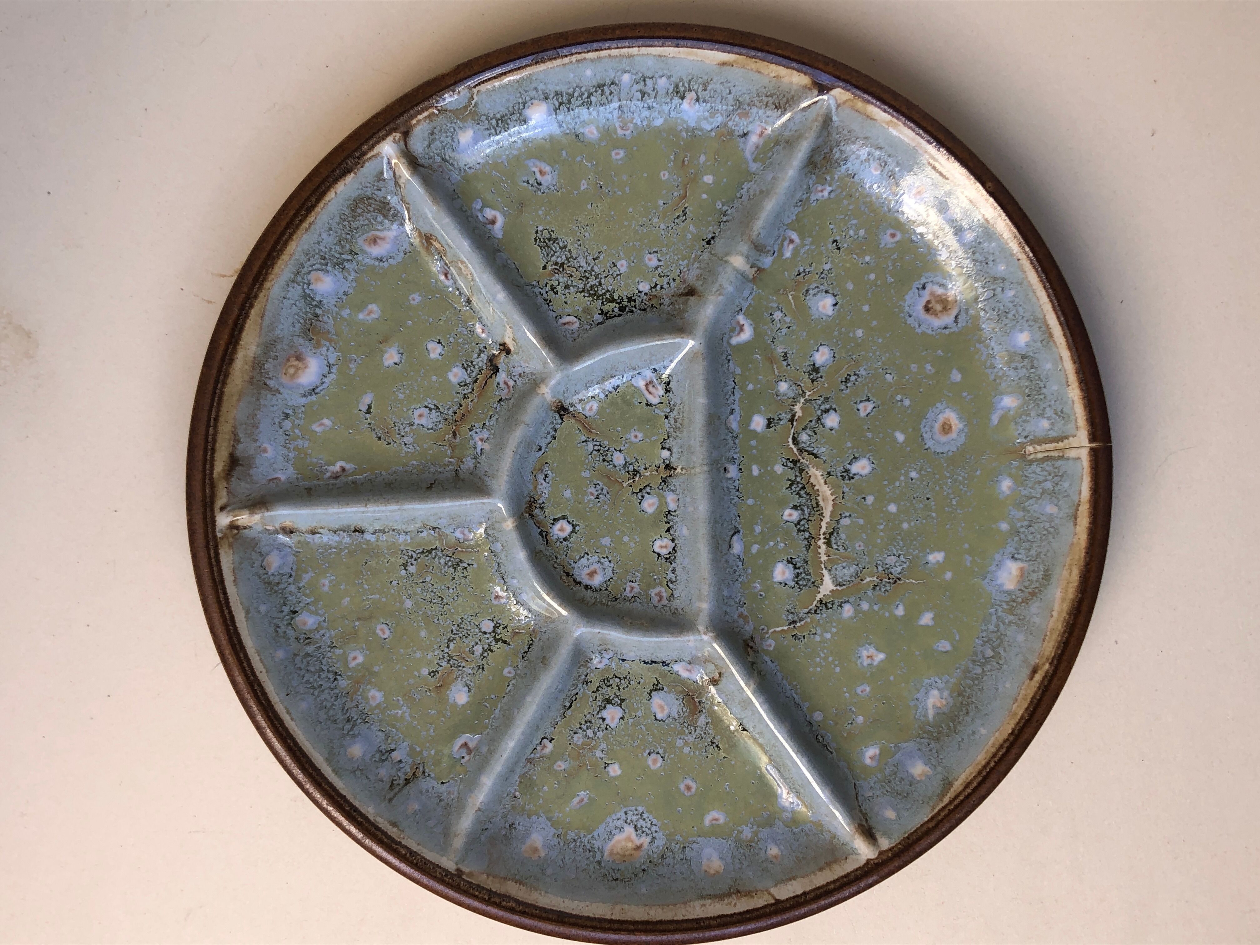 Set of 6 ceramic plates compartmentalized