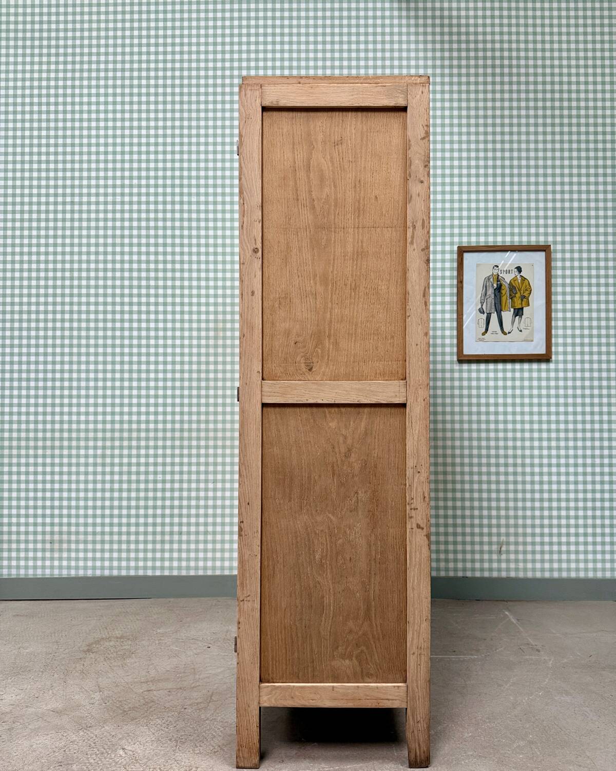 Parisian wardrobe with hanging space (renovated)