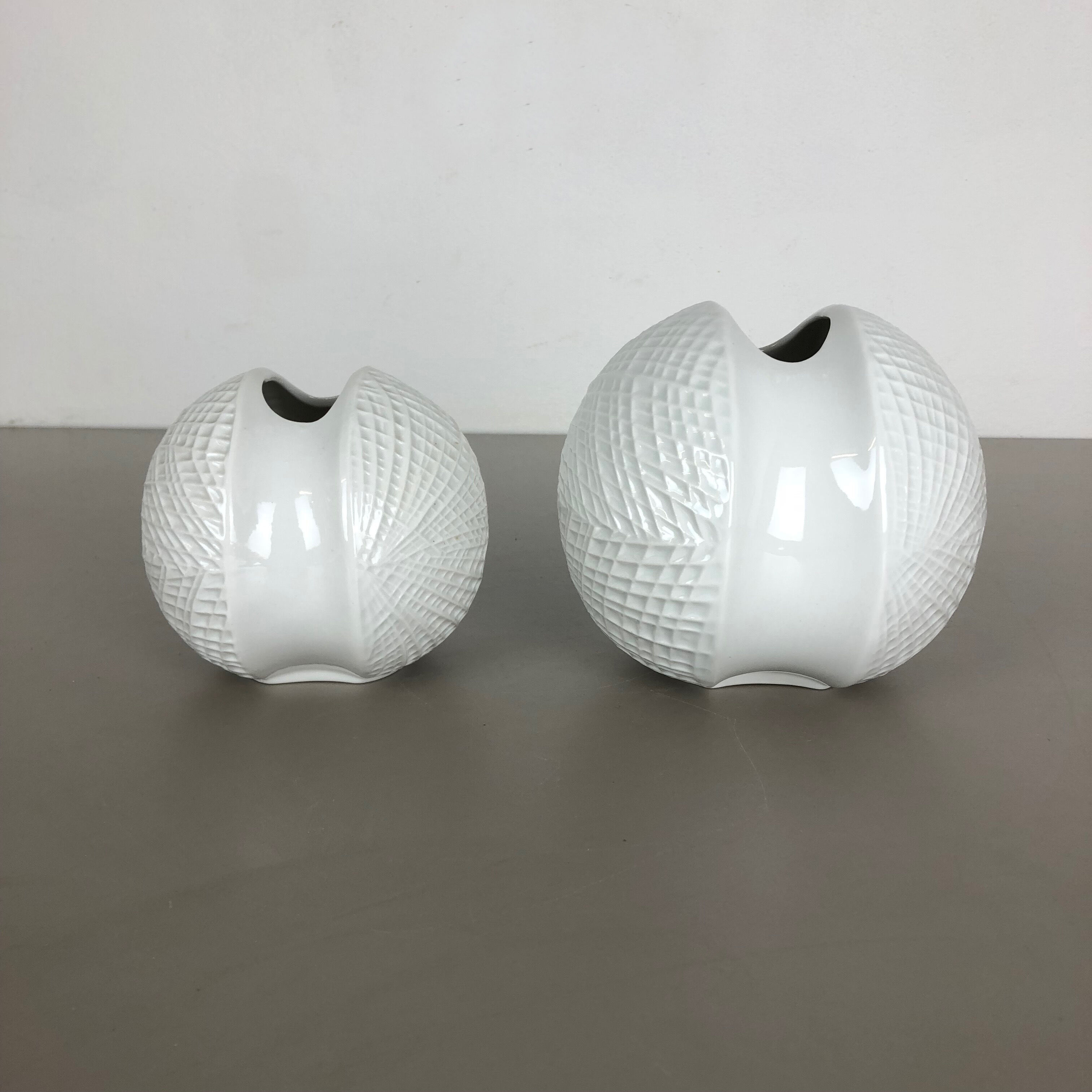 Ensemble de 2 vases en porcelaine Op Art « JOJO » de Wunsiedel Bavaria Allemagne années 1970