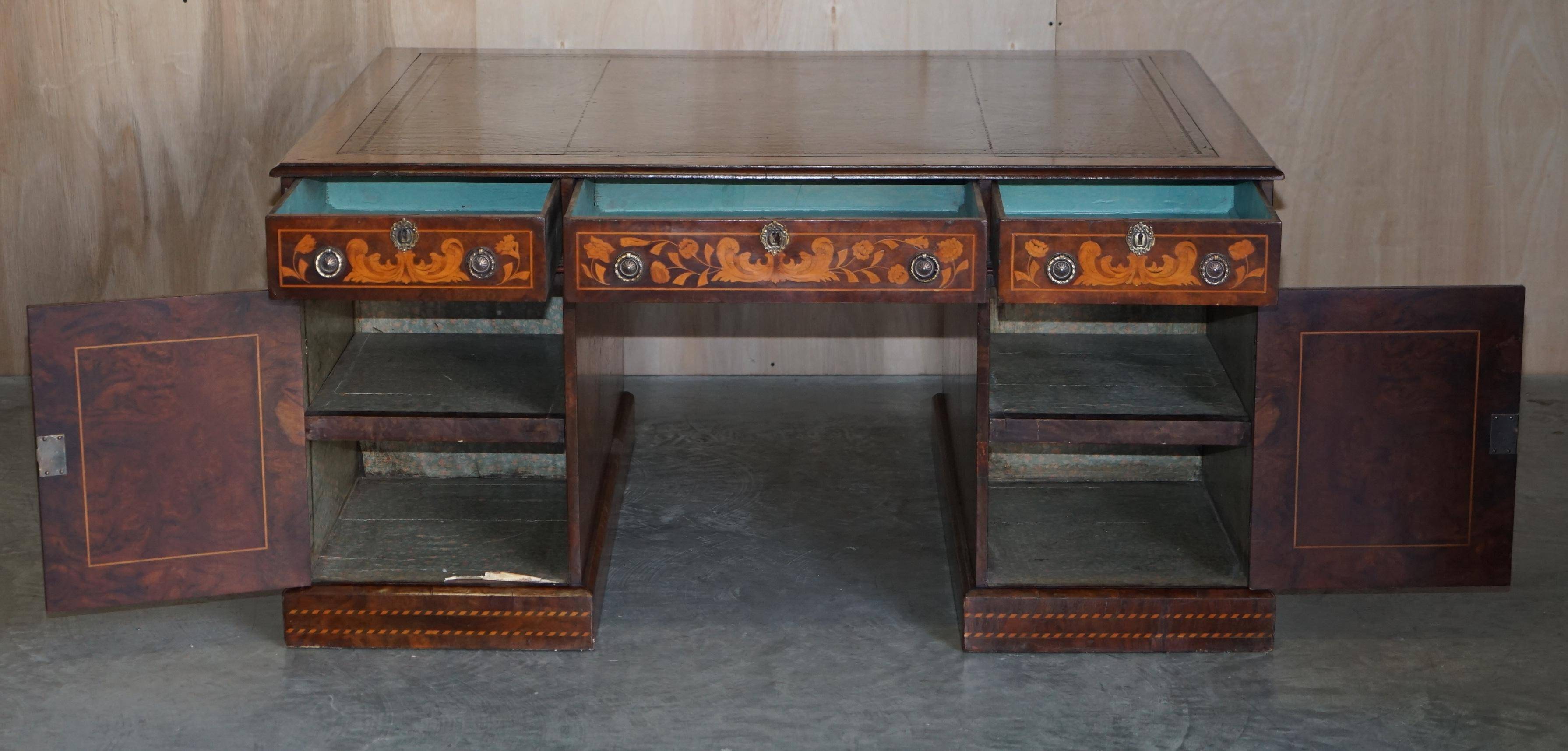 Bureau à caissons jumelés double face avec marqueterie hollandaise antique