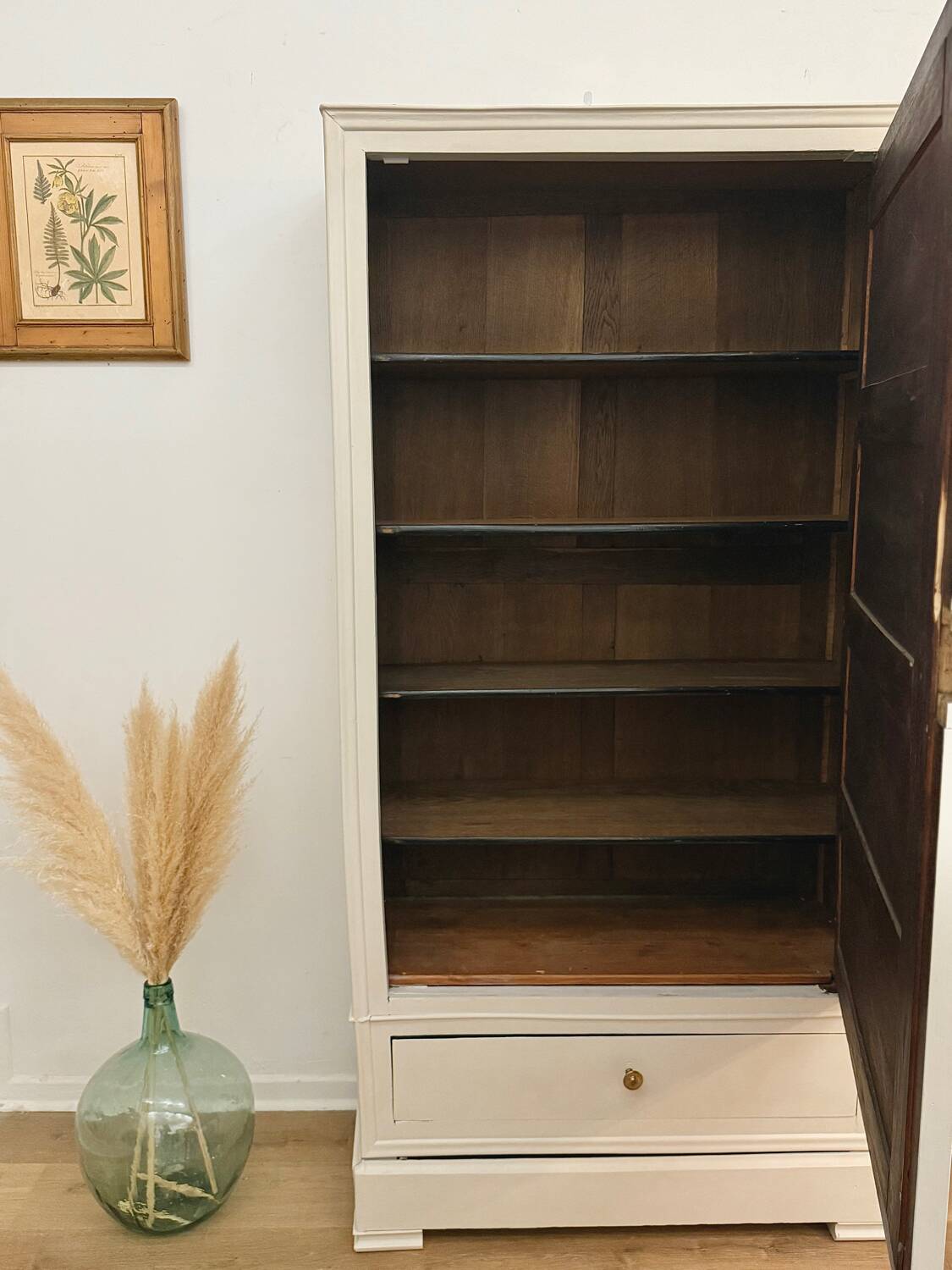 Parisian hosiery cabinet