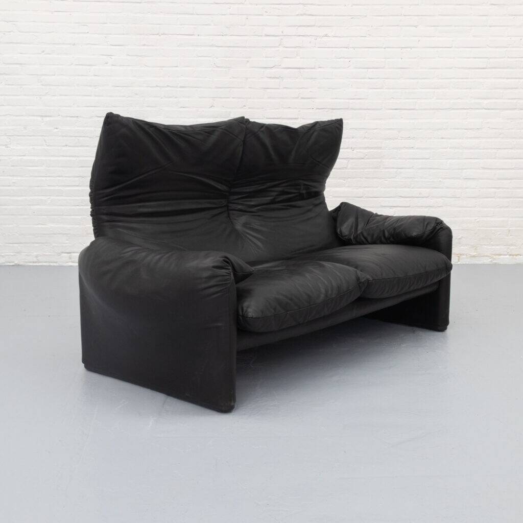 Black leather Cassina Maralunga sofa, 1970s