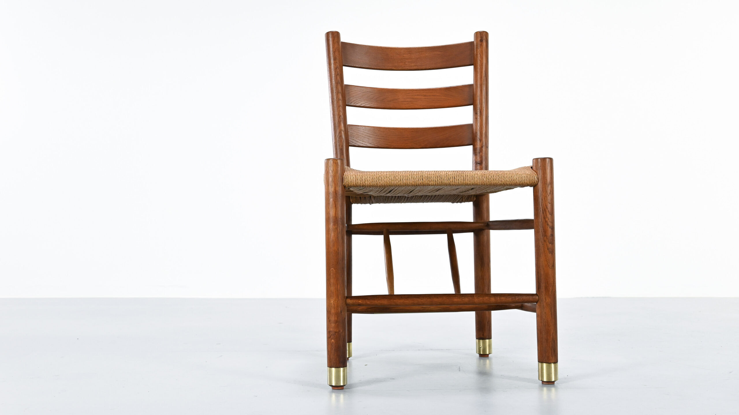Viggo Hardie-Fischer, set of 6 Danish church chairs in oak for Sorø Møbelfabrik. 1950s