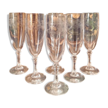 6 crystal flutes