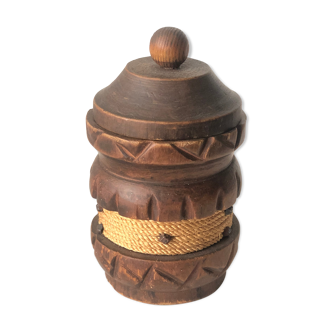 Pot avec couvercle en bois sculpté et cordage naturel