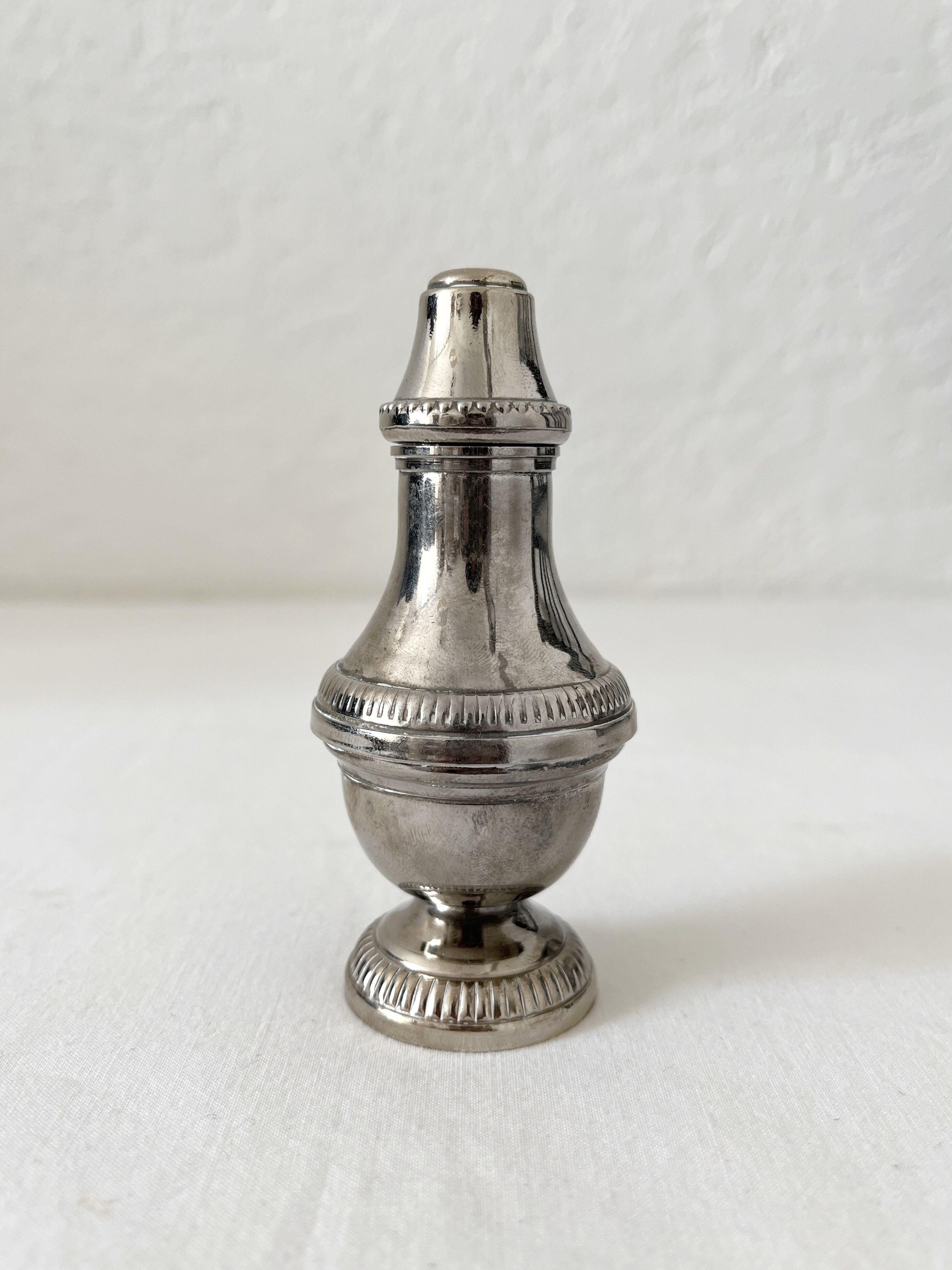 Vintage silver-plated metal salt or pepper shaker