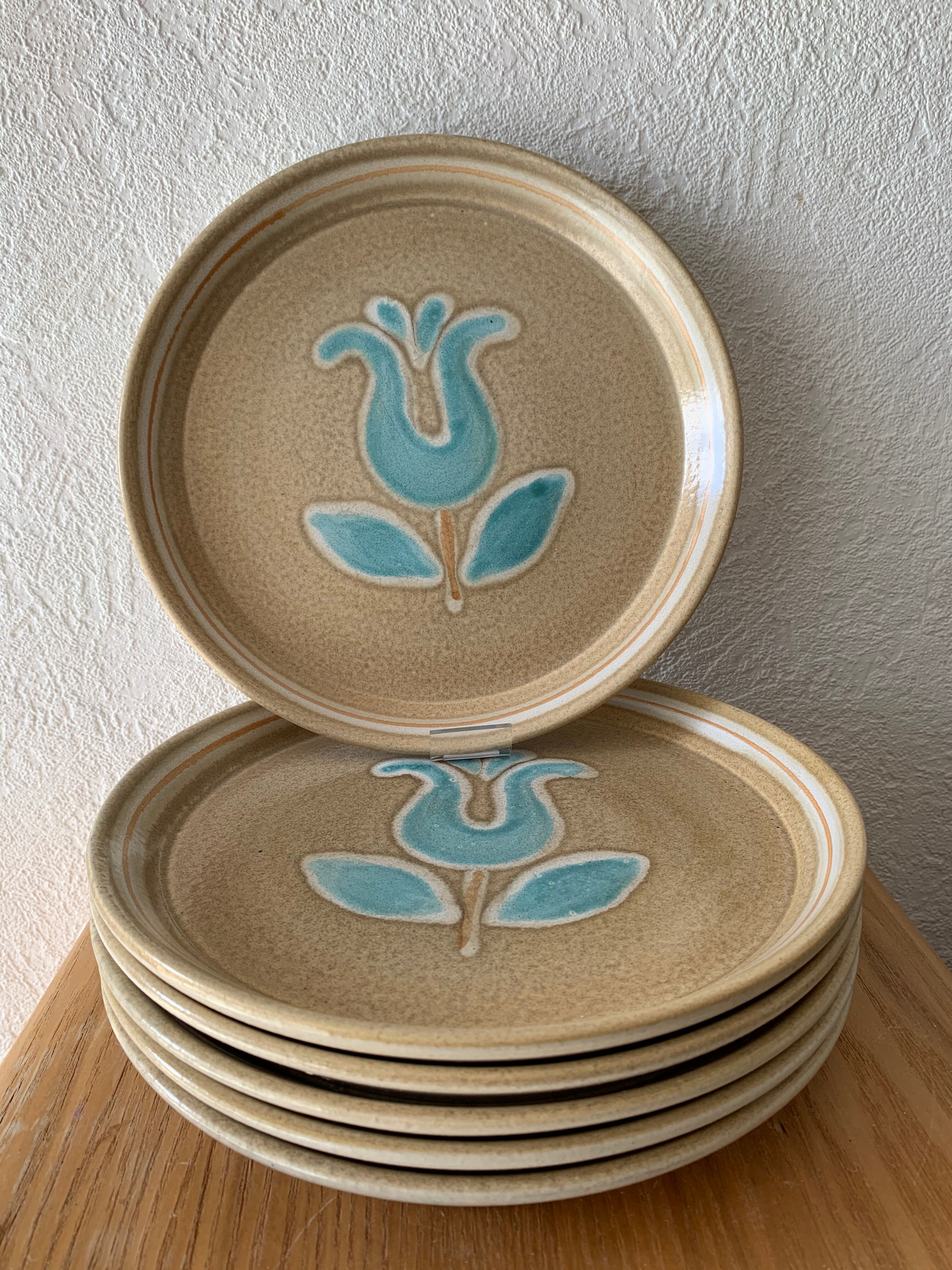 6 flat plates vintage model Pamela