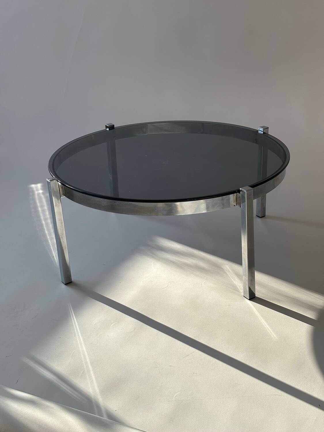 Table basse, chrome et verre fumé, 1970