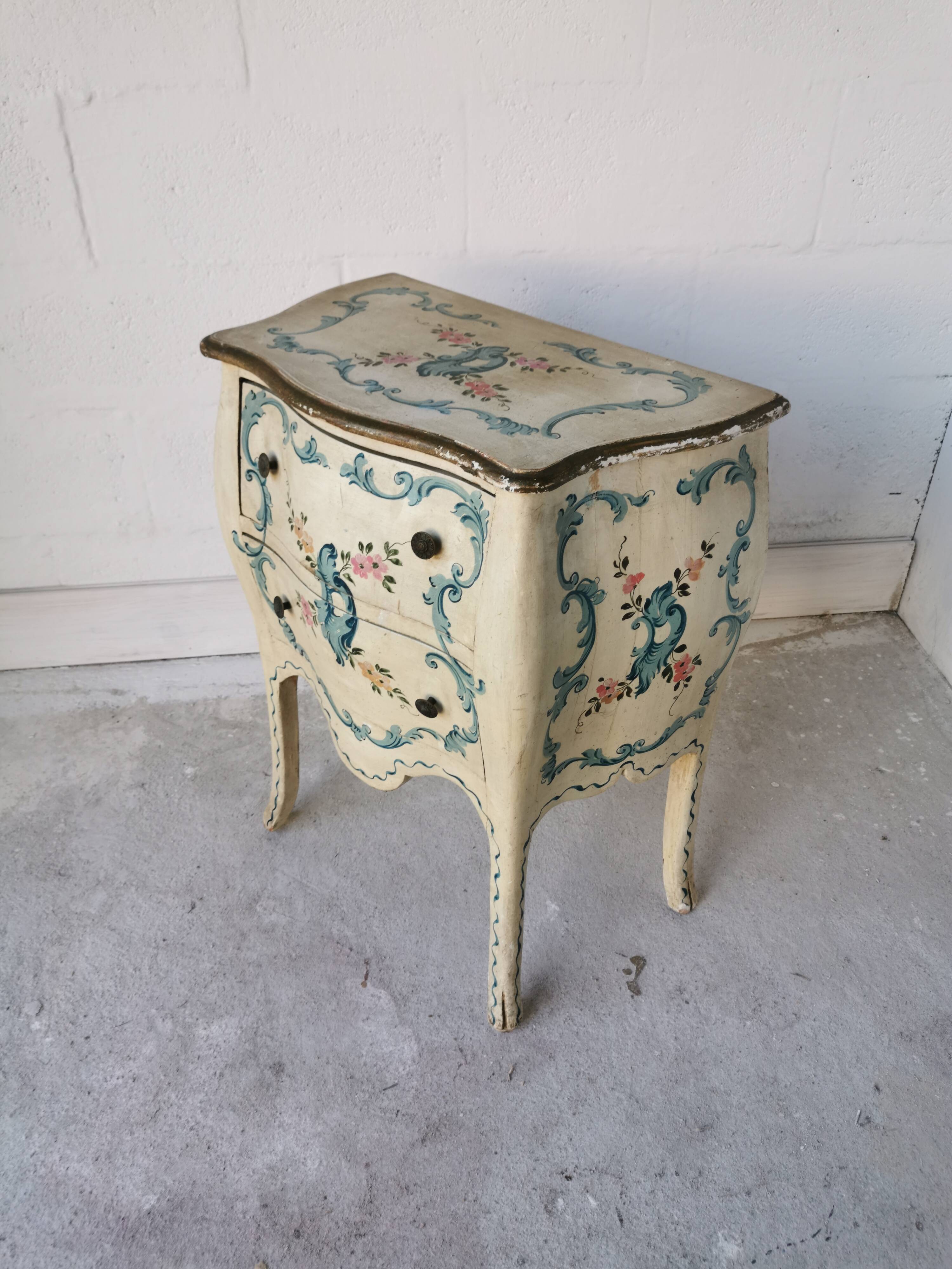 Chevet commode de style vénitien
