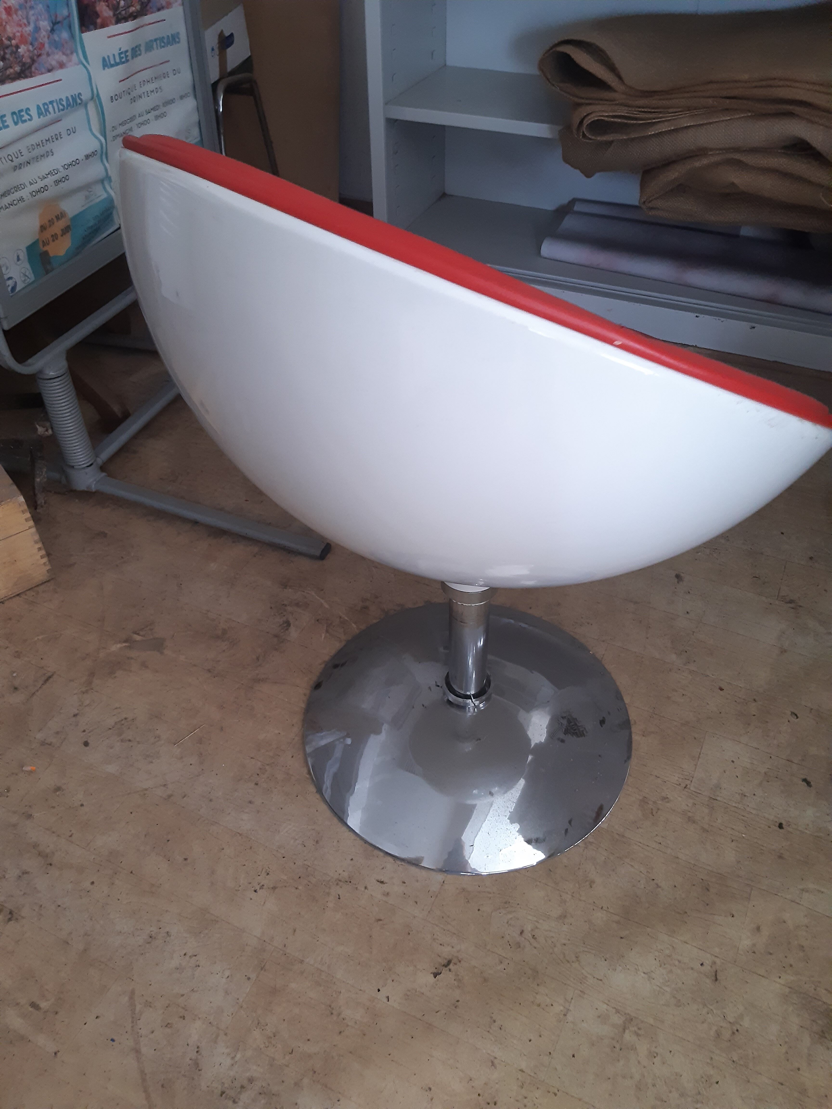 Half sphere armchair