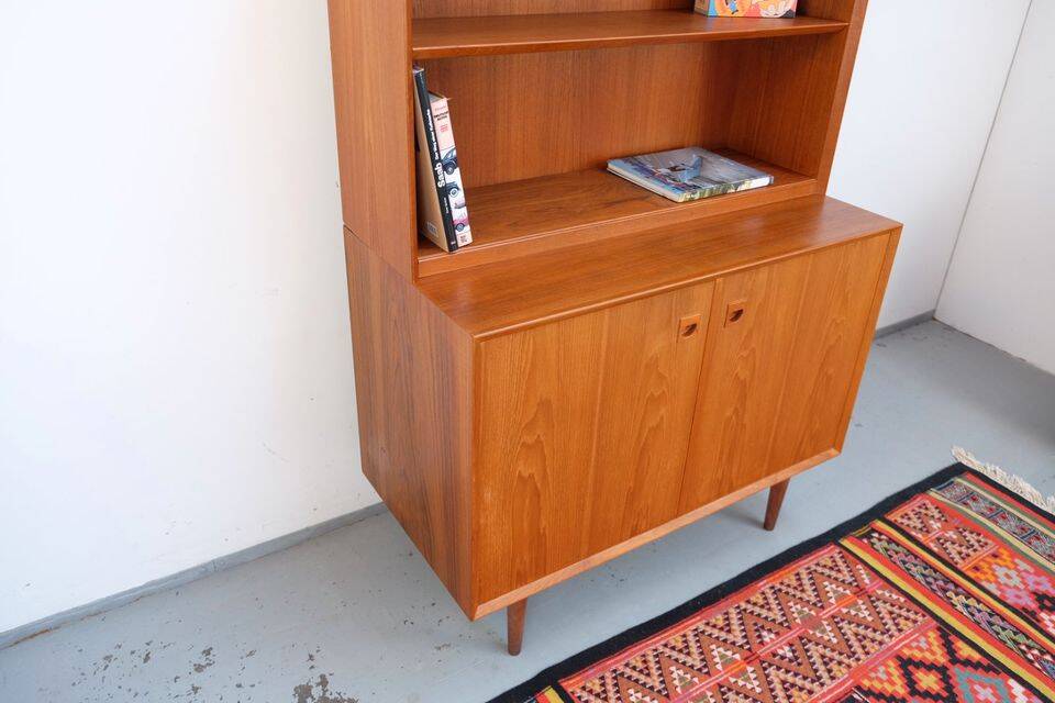 Commode, sideboard, dresser in teak 60s/70s style, retro Danish style.