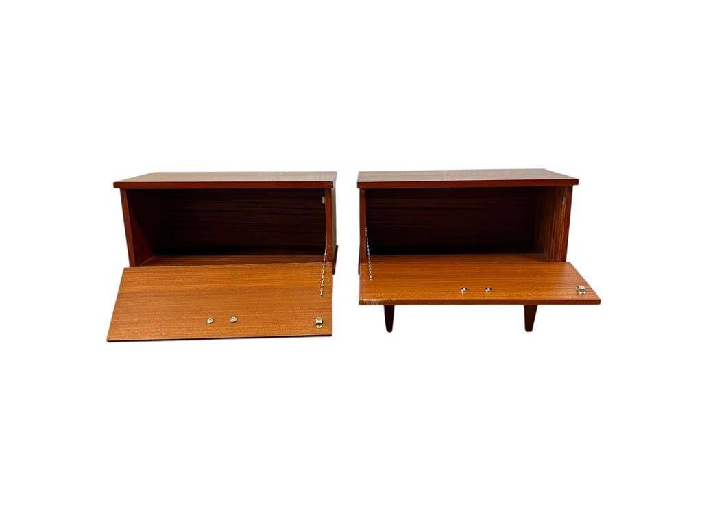 Set of 2 vintage wooden bedside tables/mini cabinets.