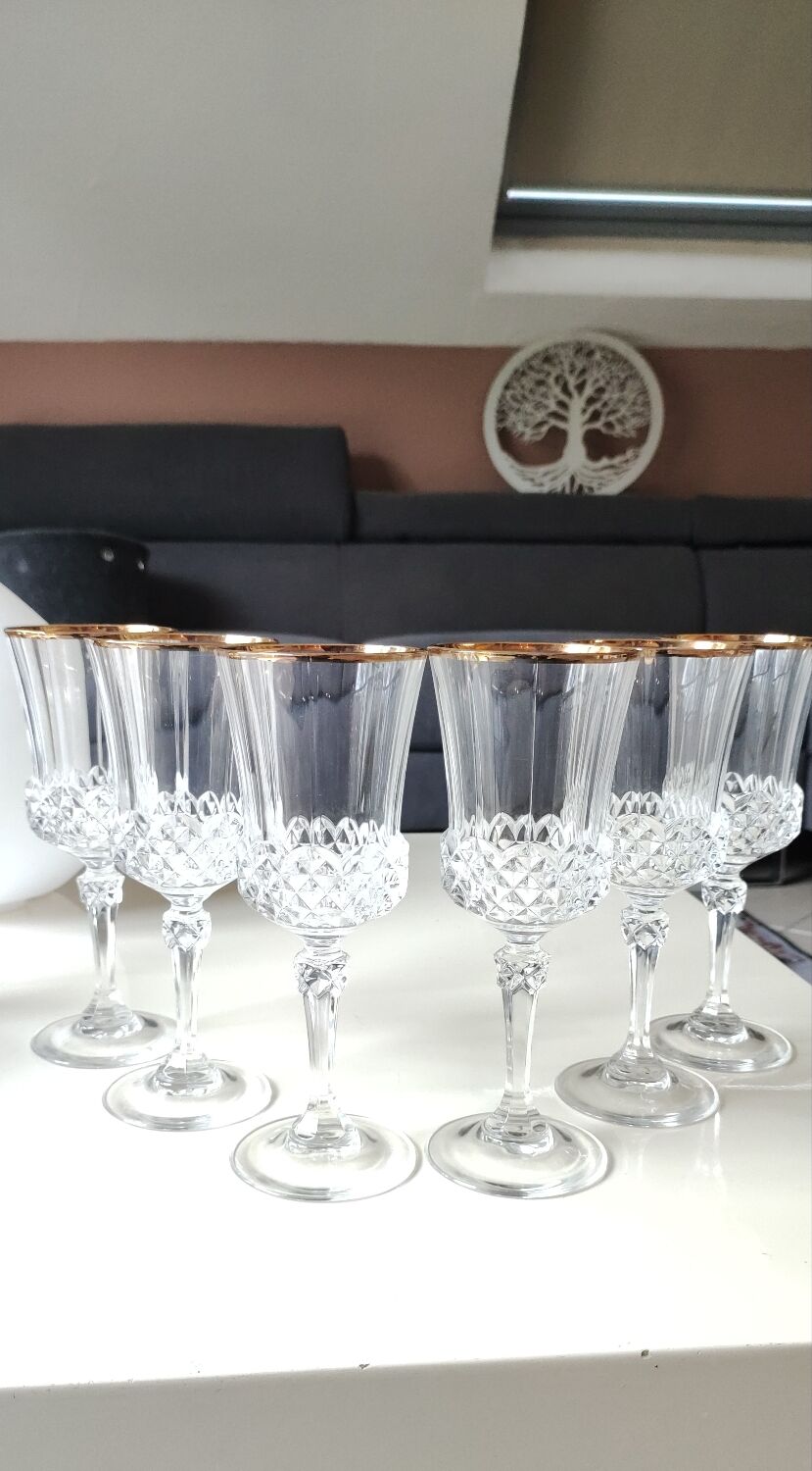 Lot of 6 x Large Wine Glasses. Valencay Gold/Crystal d'Arques model.