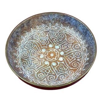 Contemporary hollow dish with celtic decoration
