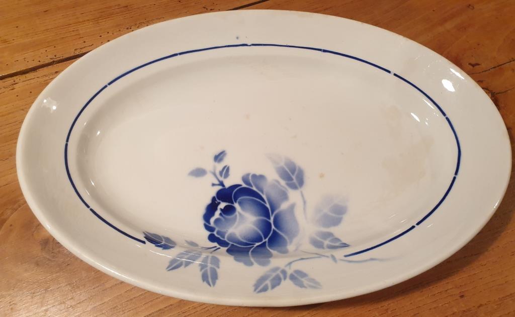 Oval hollow dish Rosine 1932 blue flower of Saint-Amand 37x26