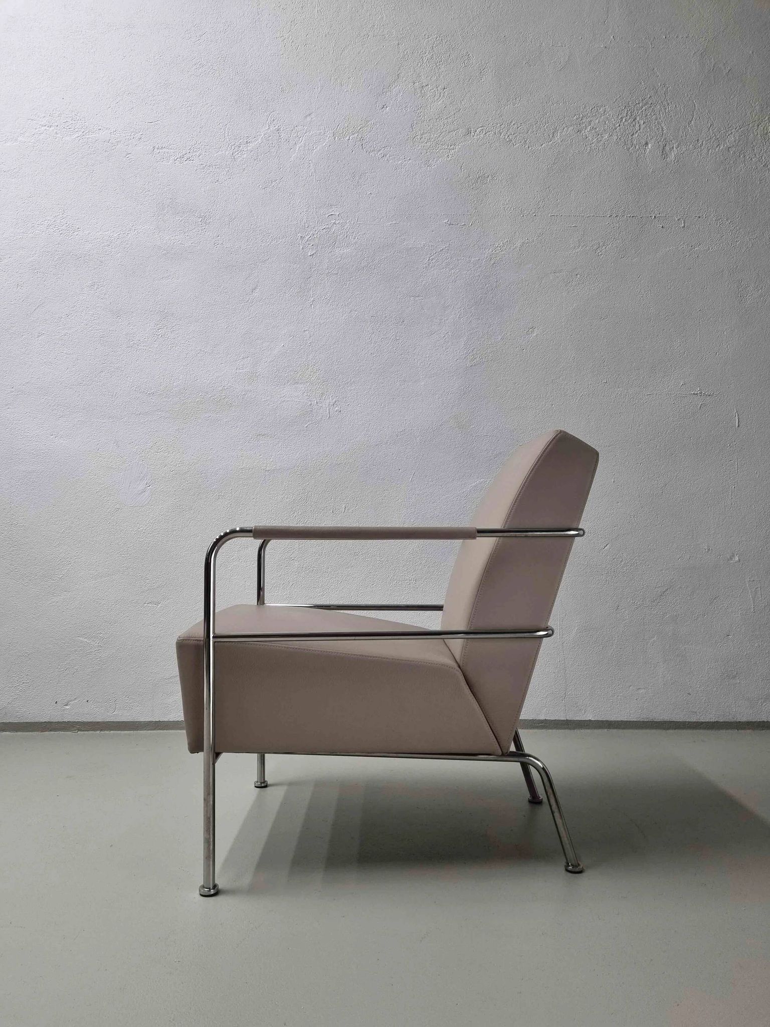 2 vintage nude leather "Cinema" easy chairs by Gunilla Allard for Lammhults | 1990s