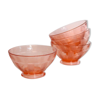 Ensemble de 4 bols en verre rose