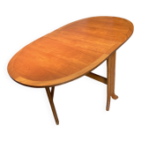 Foldable teak table