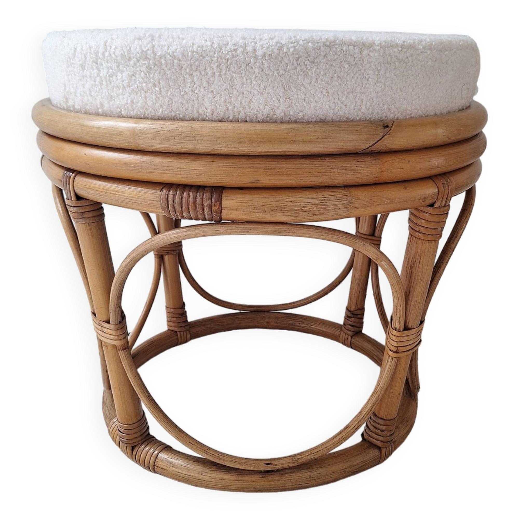 Pouf en rotin et tissu bouclette