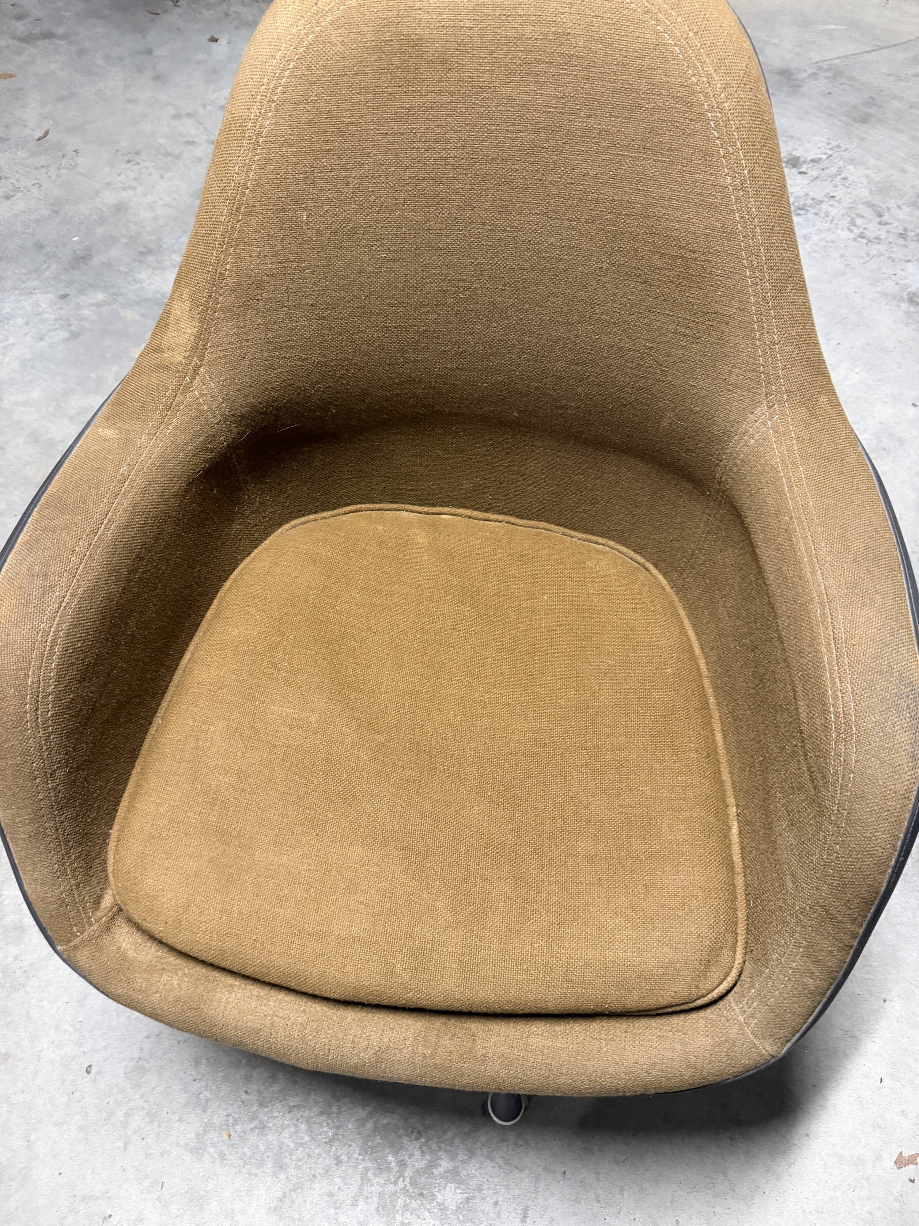 "Loose Cushion" armchair by Charles & Ray Eames for Herman Miller 1970