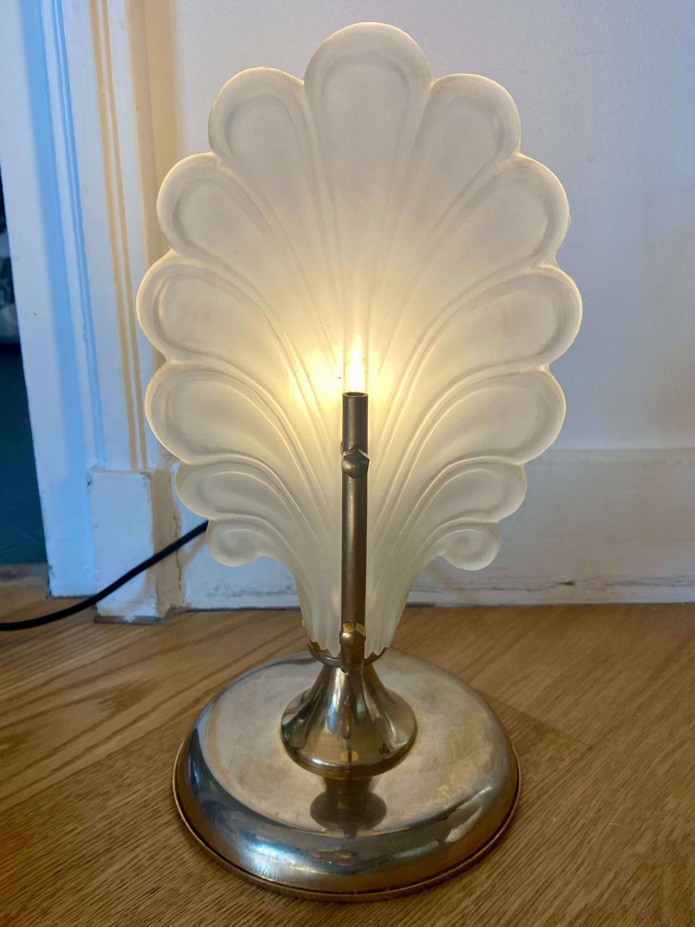 Shell lamp shell frosted glass and art deco brass