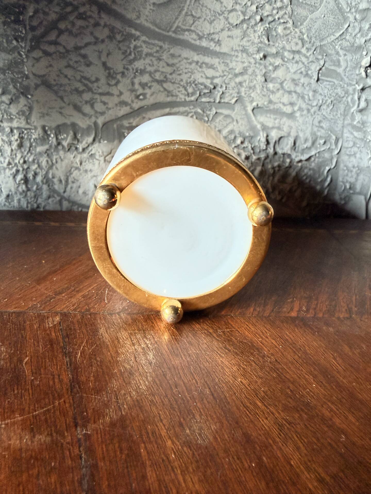 Rare vase/pot in white opaline and brass.