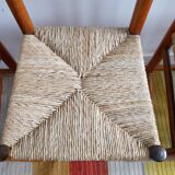 Ensemble de 4 chaises en paille et d'un tabouret