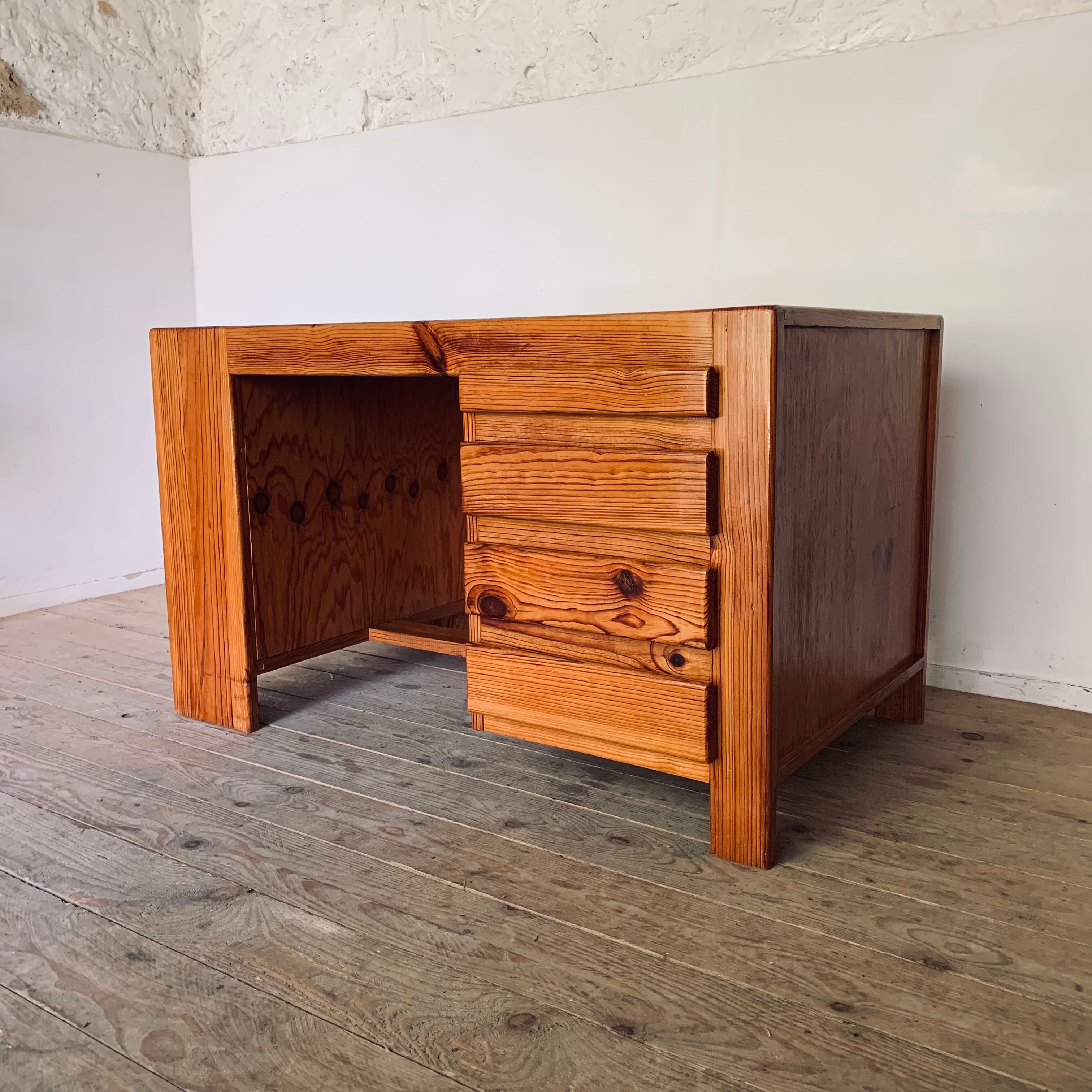 Bureau vintage en pin style maison Regain