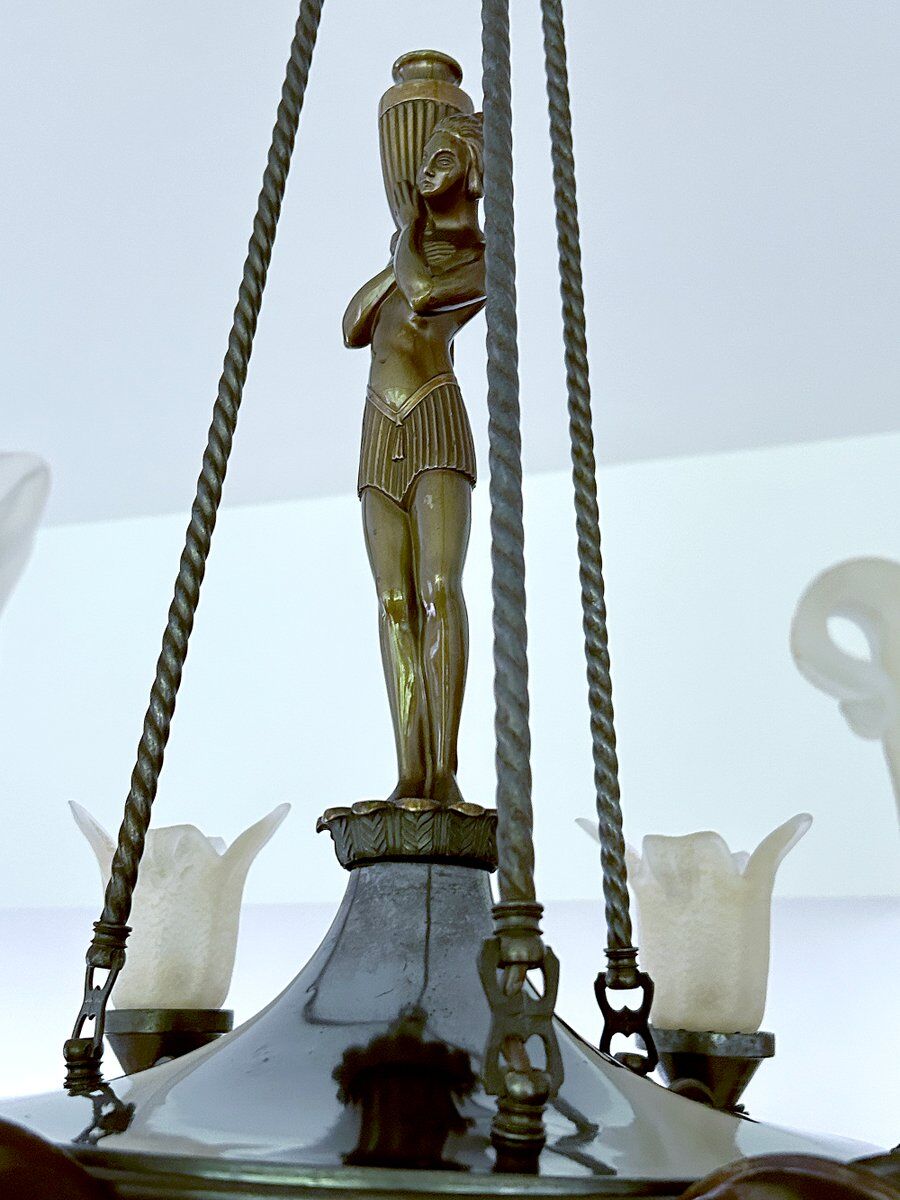Large Art Deco sculptural chandelier in bronze and glass, 1930s