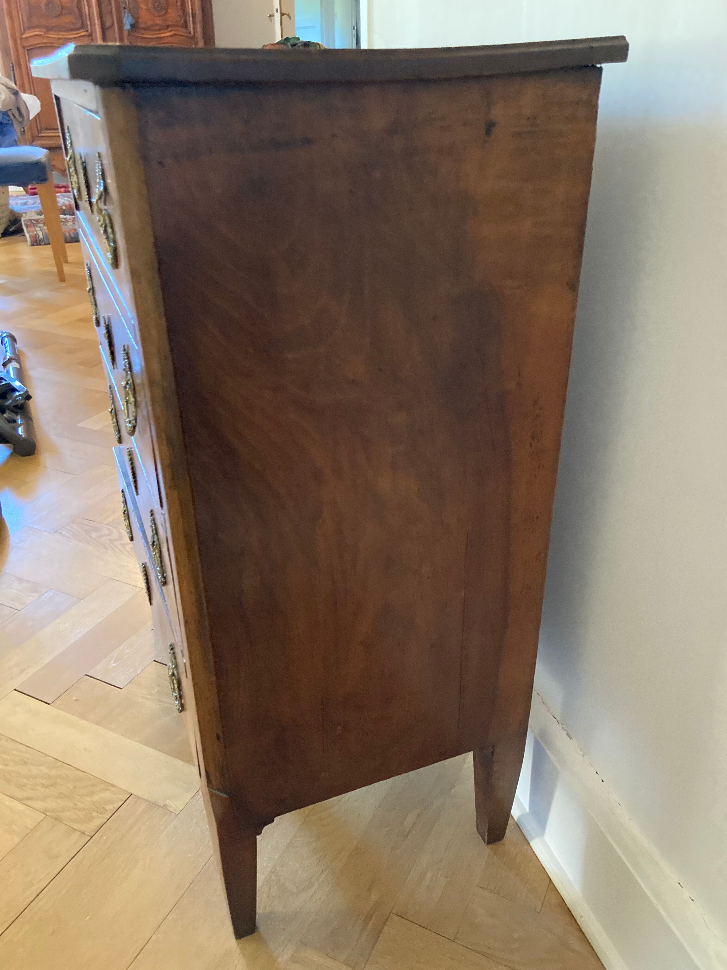 Commode en bois