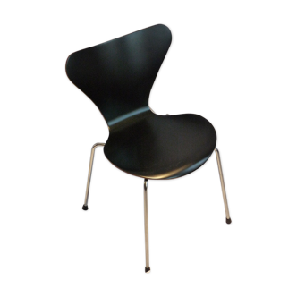 Chair model 3107 by Arne Jacobsen